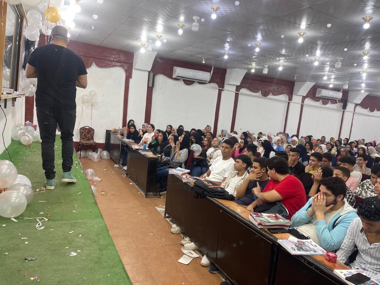 حفل ختام العام الدراسي مع طلاب الثانوية العامة