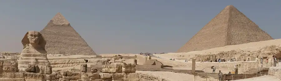 أبو الهول وأهرامات الجيزة — من معالم حضارة مصر القديمة
